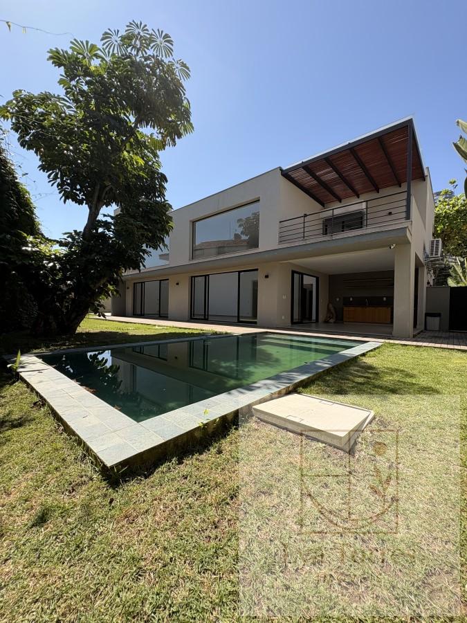 Casa de 4 quartos na Barra da Tijuca