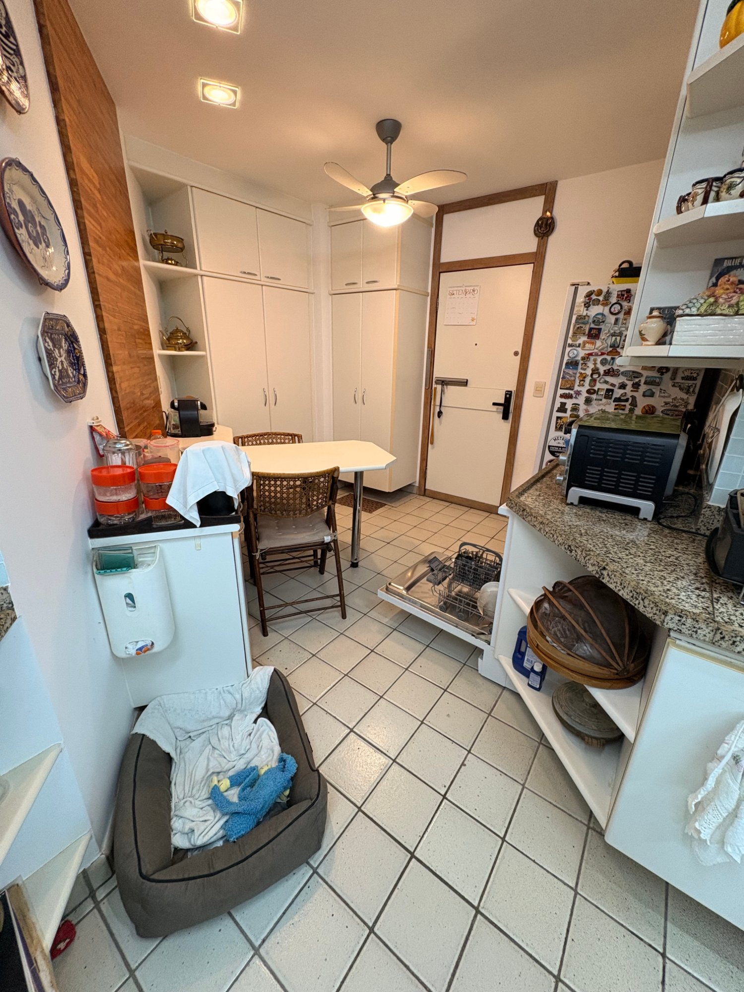 Apartamento de 4 quartos no Jardim Oceânico