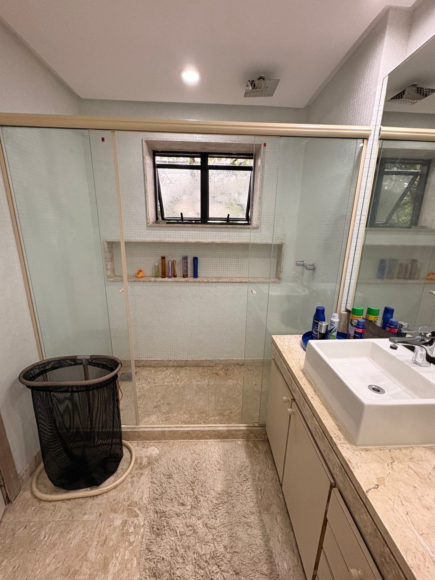 Apartamento de 4 quartos no Jardim Oceânico